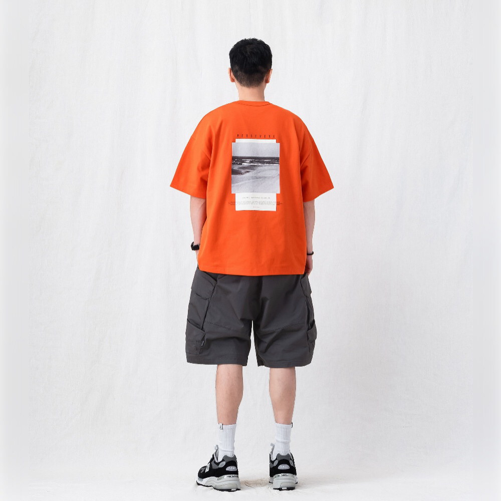 照片圖像T恤 MONOCHROME GRAPHIC PHOTO T-SHIRT
