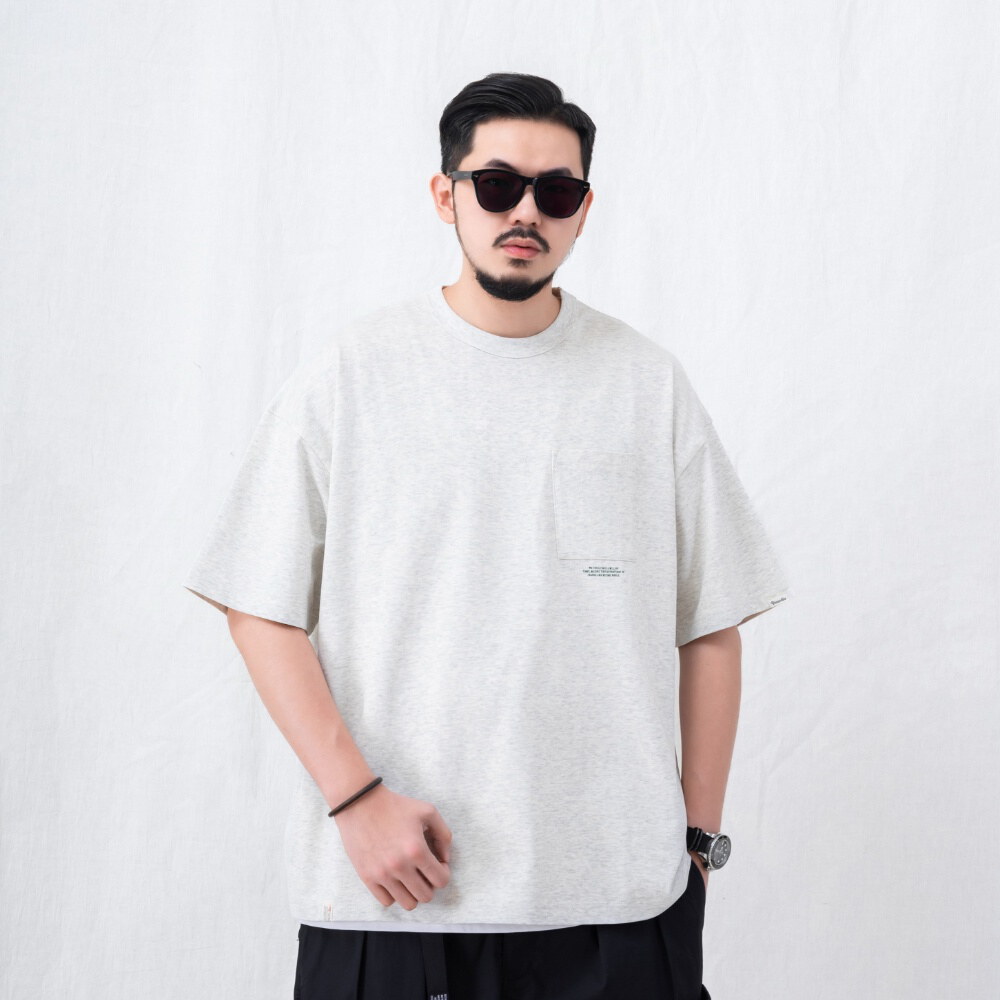 標語口袋T恤 TEXT-PRINT POCKET T-SHIRT