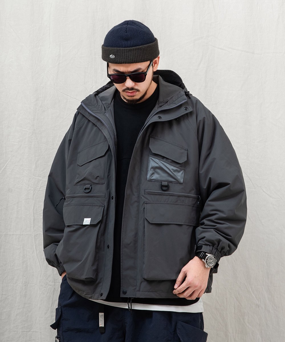 多功能連帽鋪棉外套 MULTIFUNCTIONAL HOODED PADDED JACKET