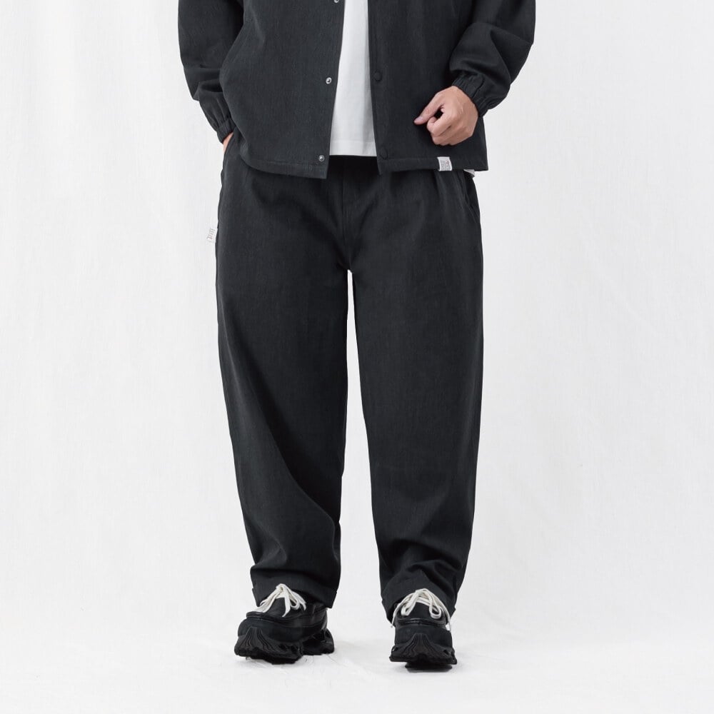 西裝面料打摺錐形褲