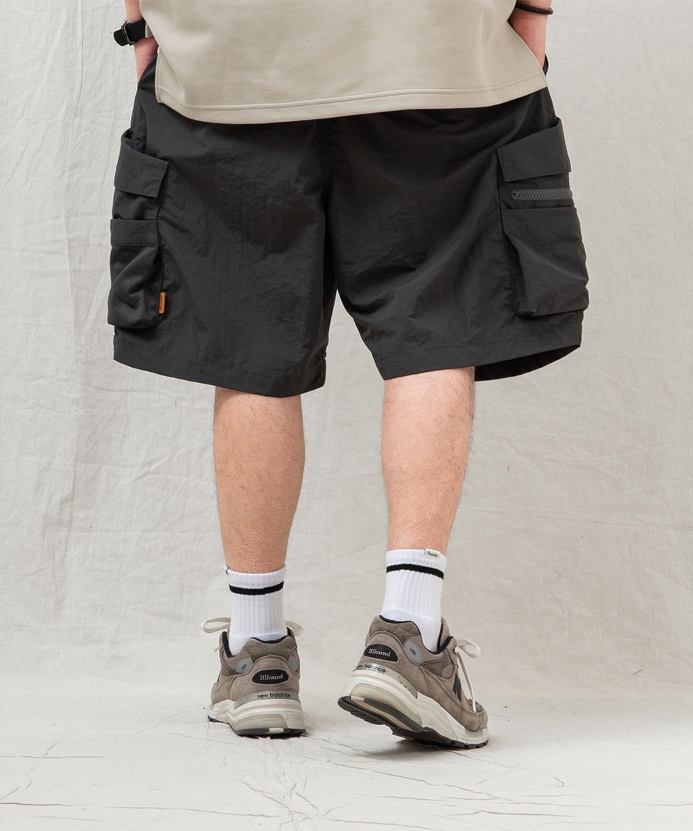 防潑水尼龍軍短褲 WATER-REPELLENT NYLON CARGO SHORTS