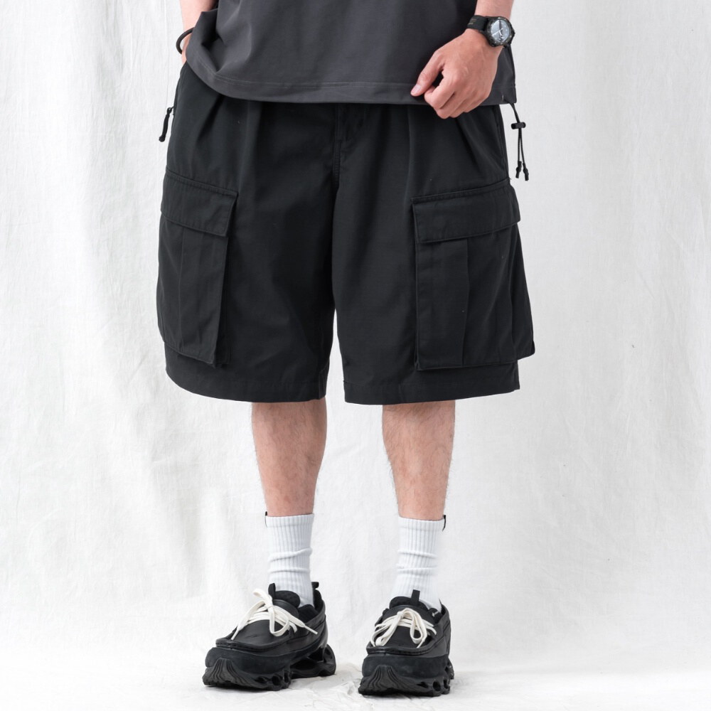 六分口袋短褲 KNEE-LENGTH CARGO SHORTS