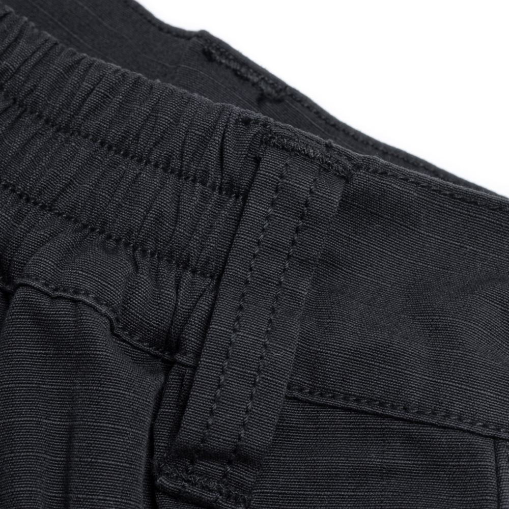 六分口袋短褲 KNEE-LENGTH CARGO SHORTS