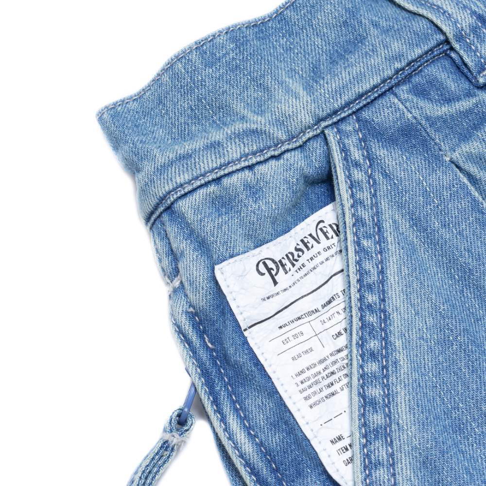 六分口袋短褲 KNEE-LENGTH CARGO SHORTS