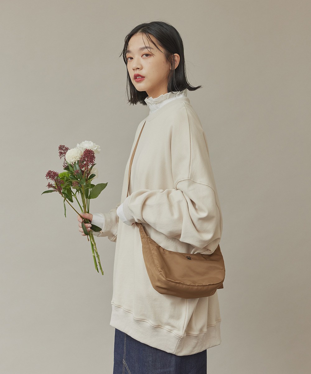 圓領Oversize刺繡大學Tee