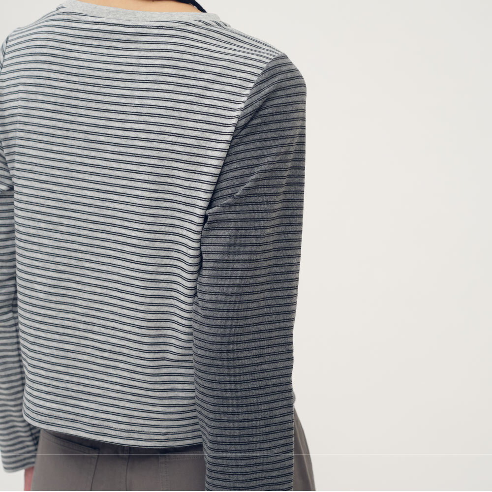 條紋拼接細褶上衣