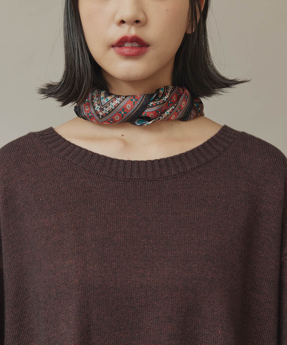 下襬開衩針織上衣