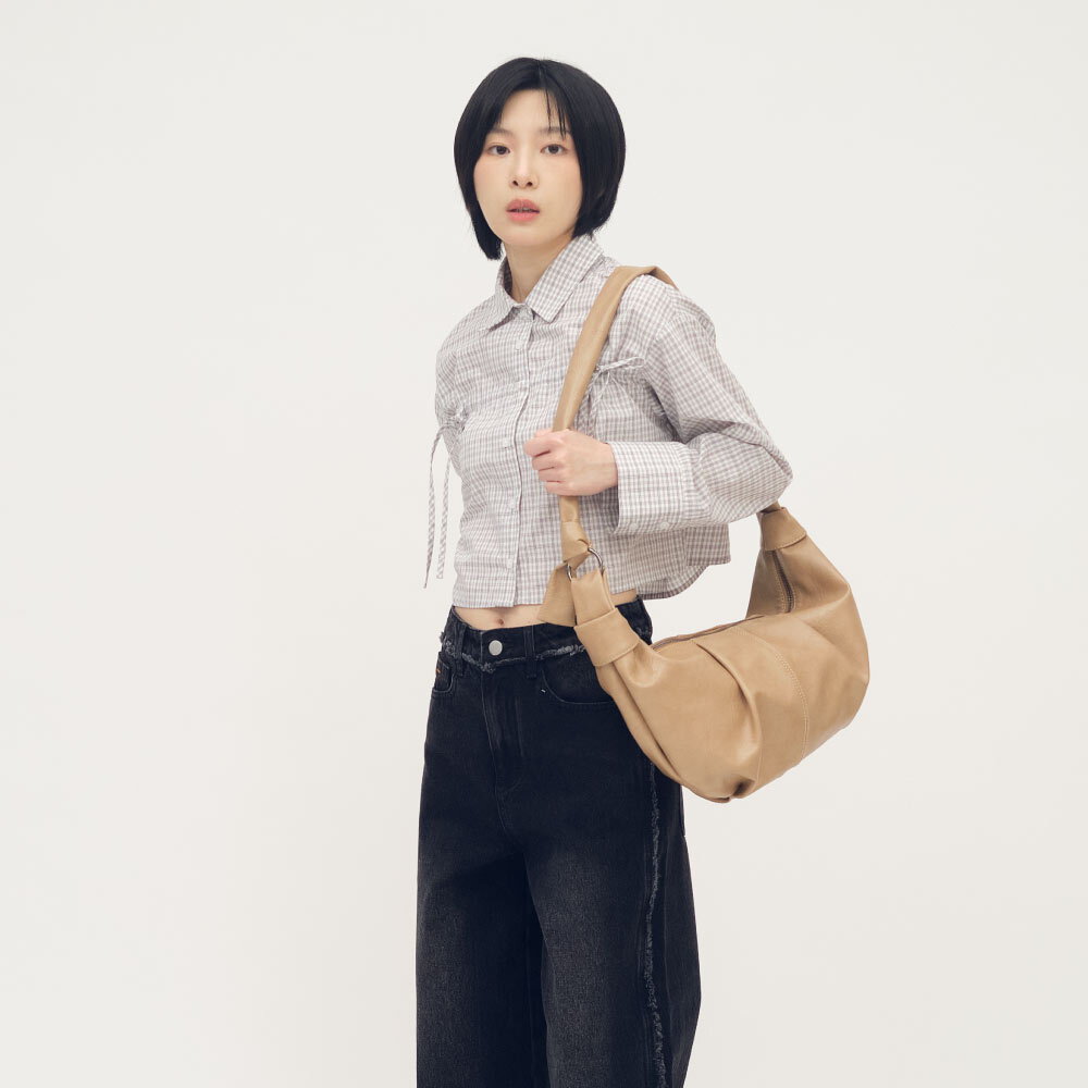 皮感斜跨羊角包