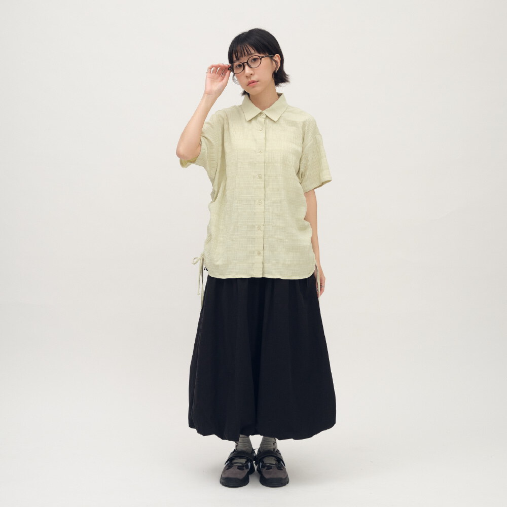 壓紋抽繩細節短袖襯衫