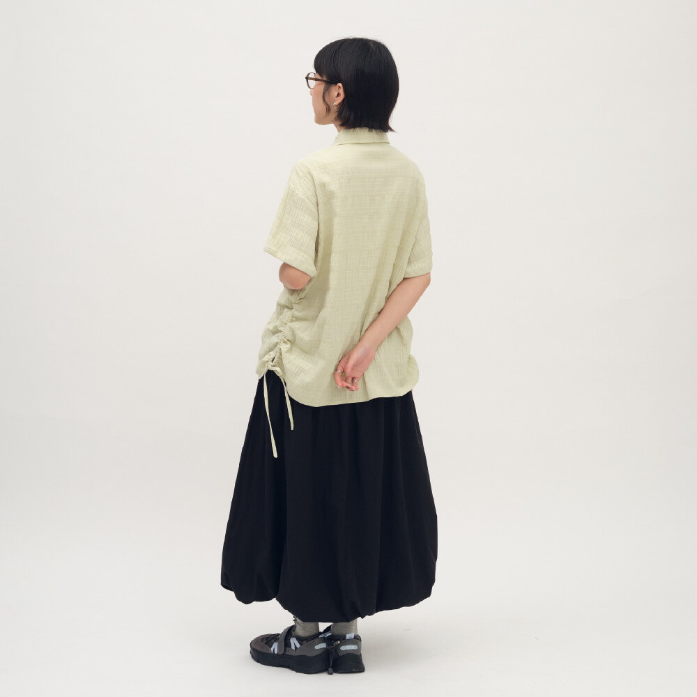 壓紋抽繩細節短袖襯衫