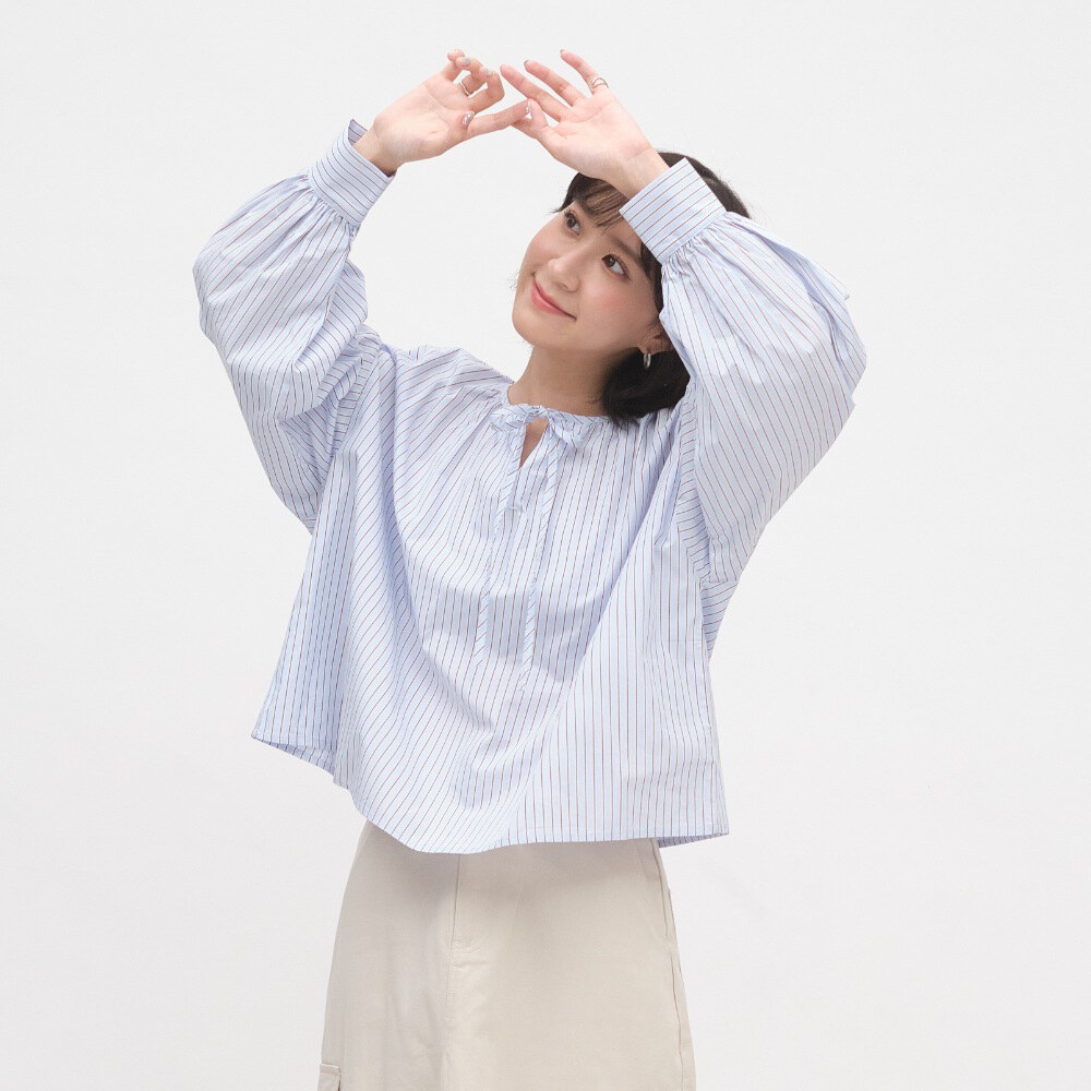 蓬袖細褶襯衫