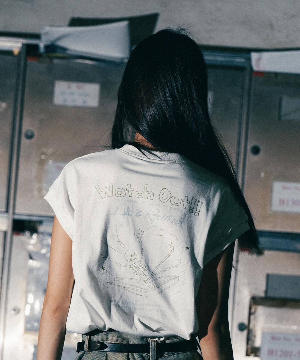 無袖印花上衣 Break The sense Printed Top