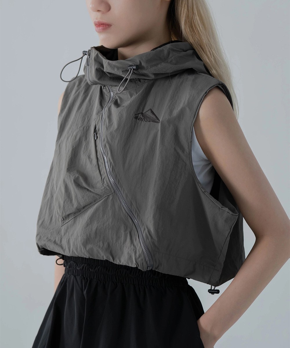 連帽背心外套 Diagonal Zipper Vest