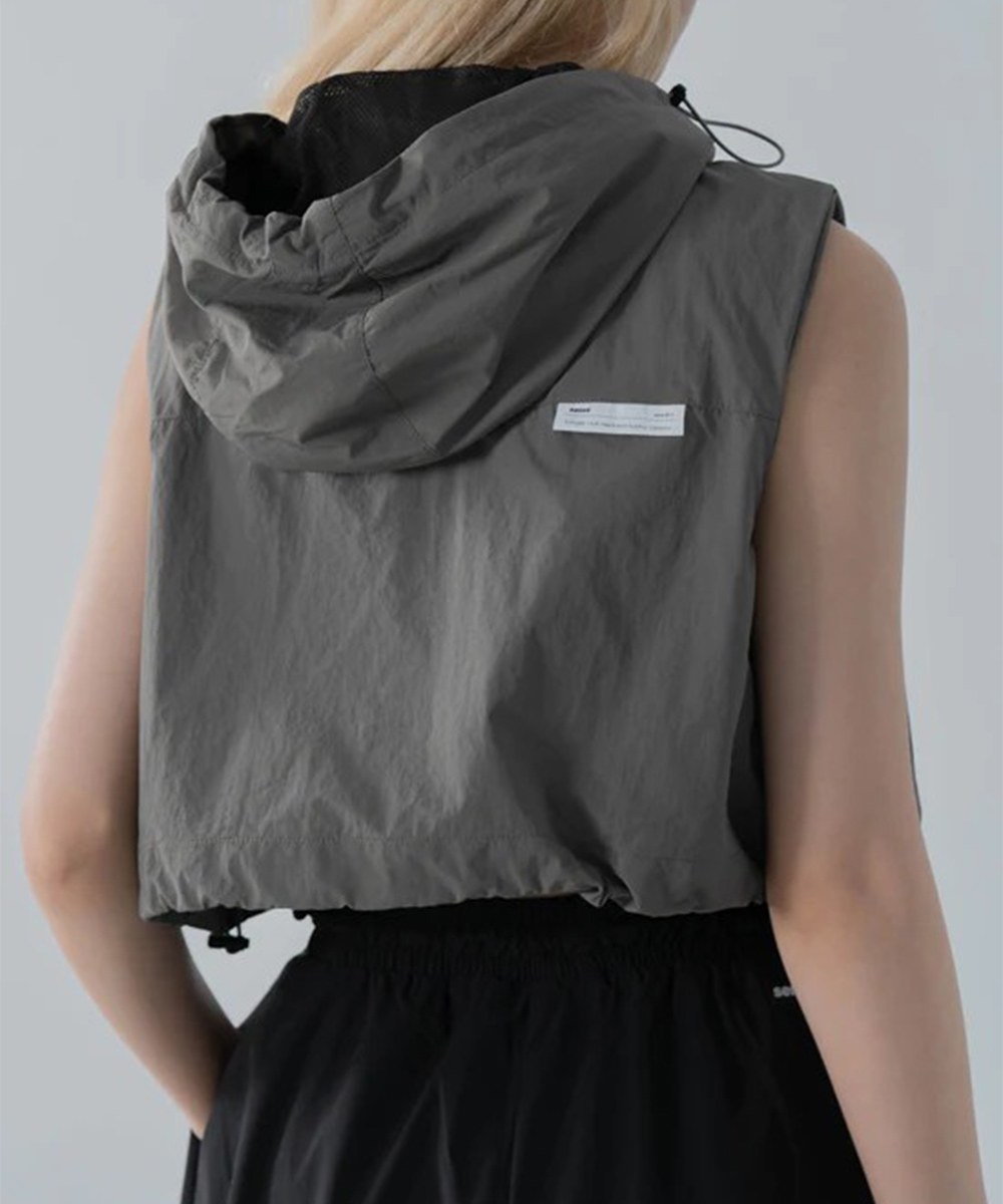連帽背心外套 Diagonal Zipper Vest