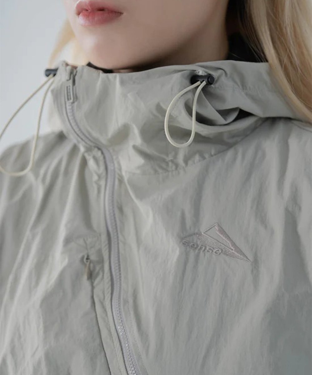 連帽背心外套 Diagonal Zipper Vest