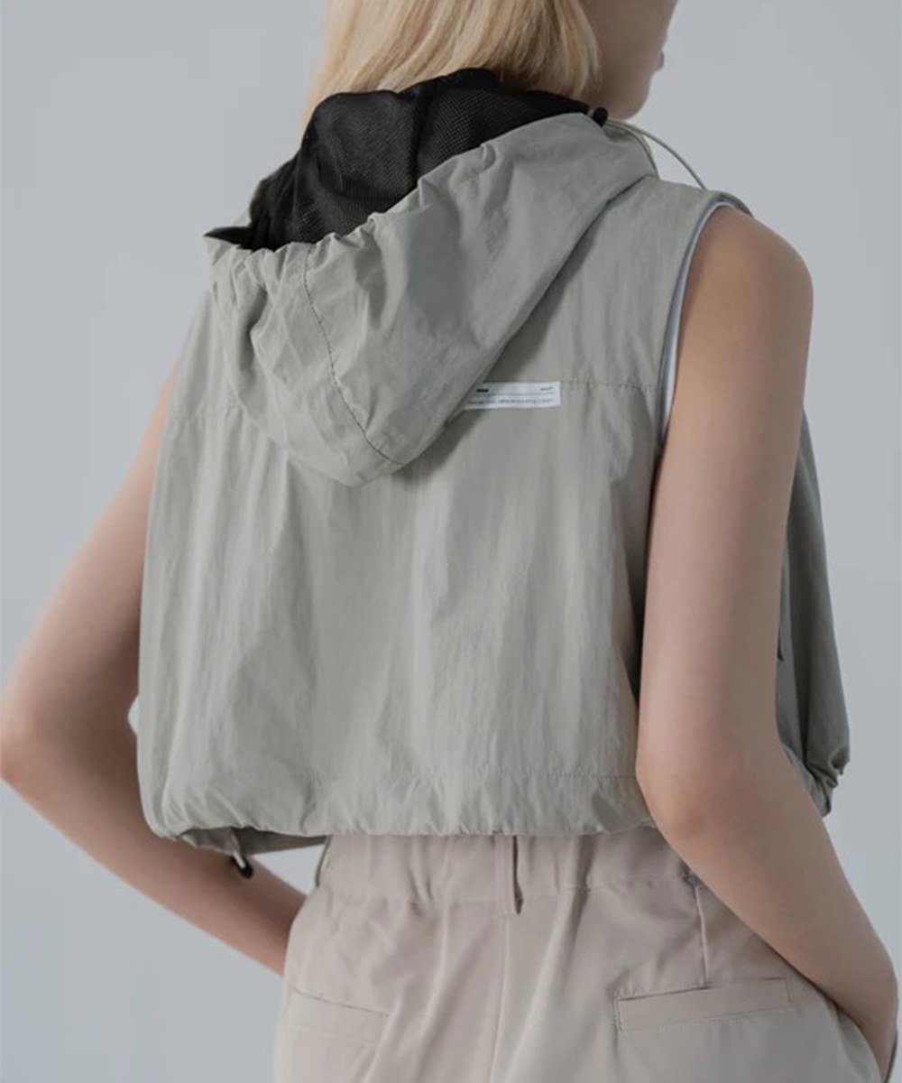 連帽背心外套 Diagonal Zipper Vest