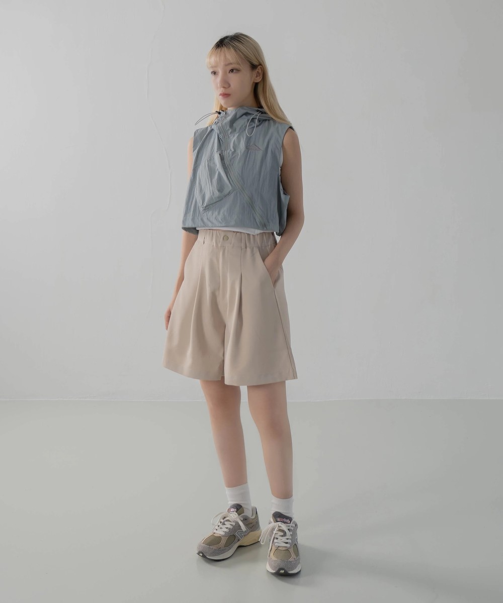 連帽背心外套 Diagonal Zipper Vest