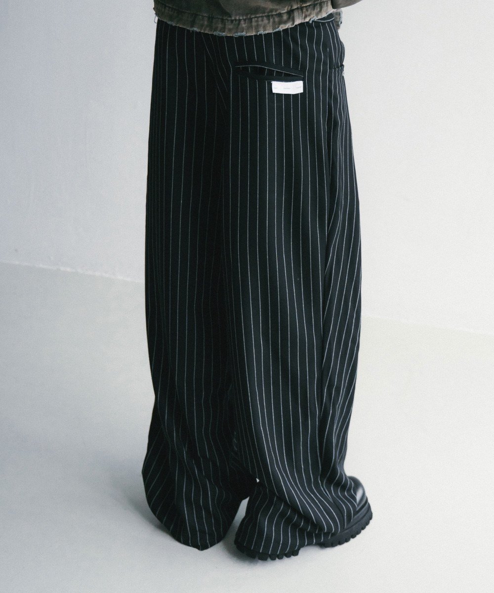 條紋西裝褲 Pleated Wide Leg Stripe Trousers
