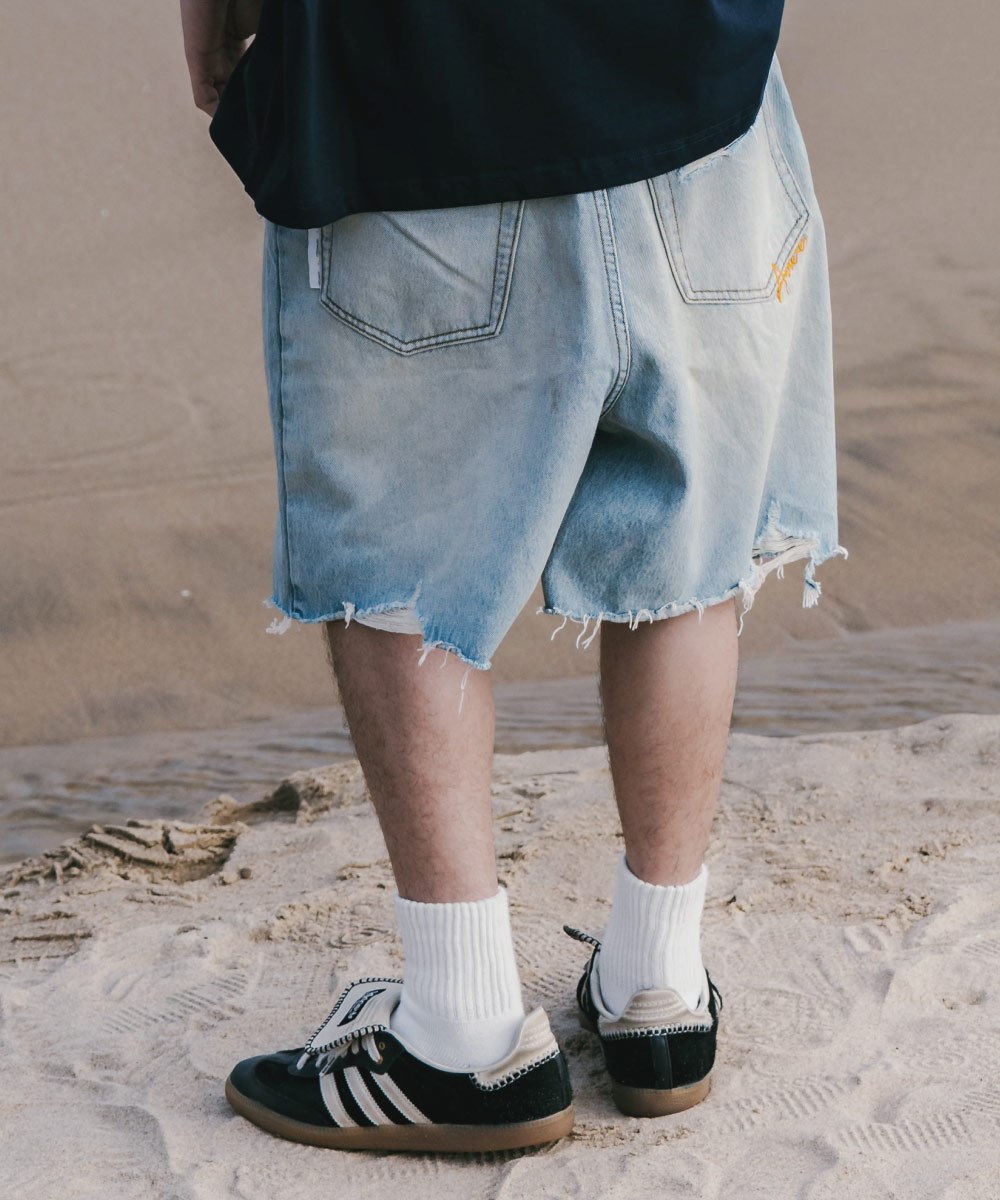 抽鬚牛仔短褲 DESTROYED DENIM SHORTS