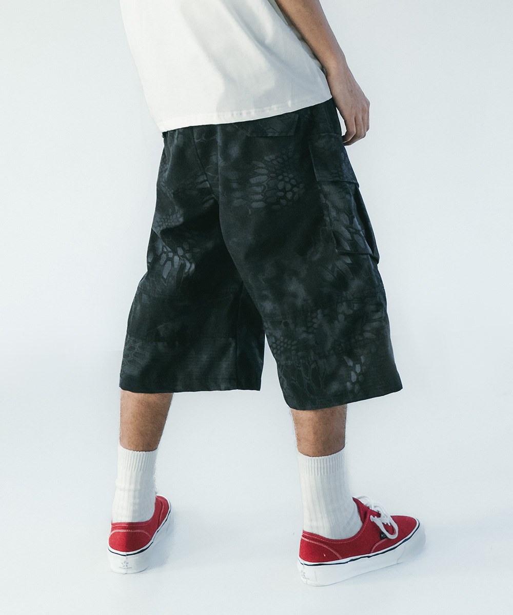 蛇紋工裝短褲 Snake Print Carpi Pants
