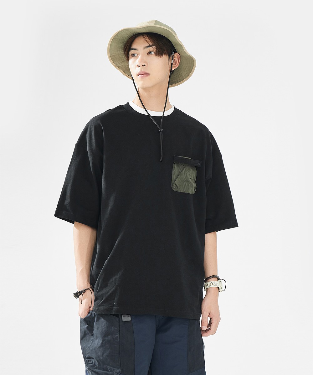口袋網格布上衣 Checkered Strap Pocket T-Shirt