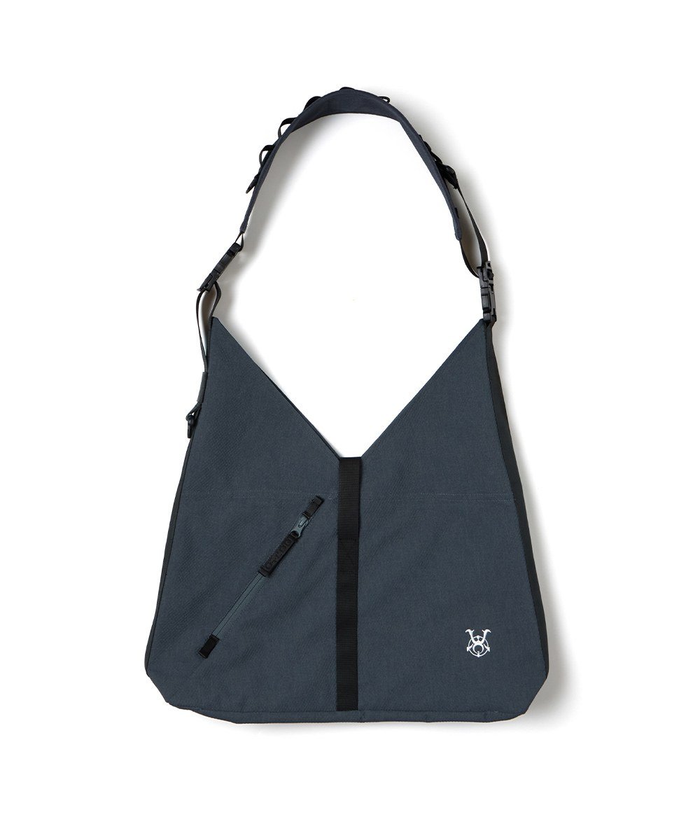 WISDOM x oqLiq 聯名側背包 AZUMA BAG