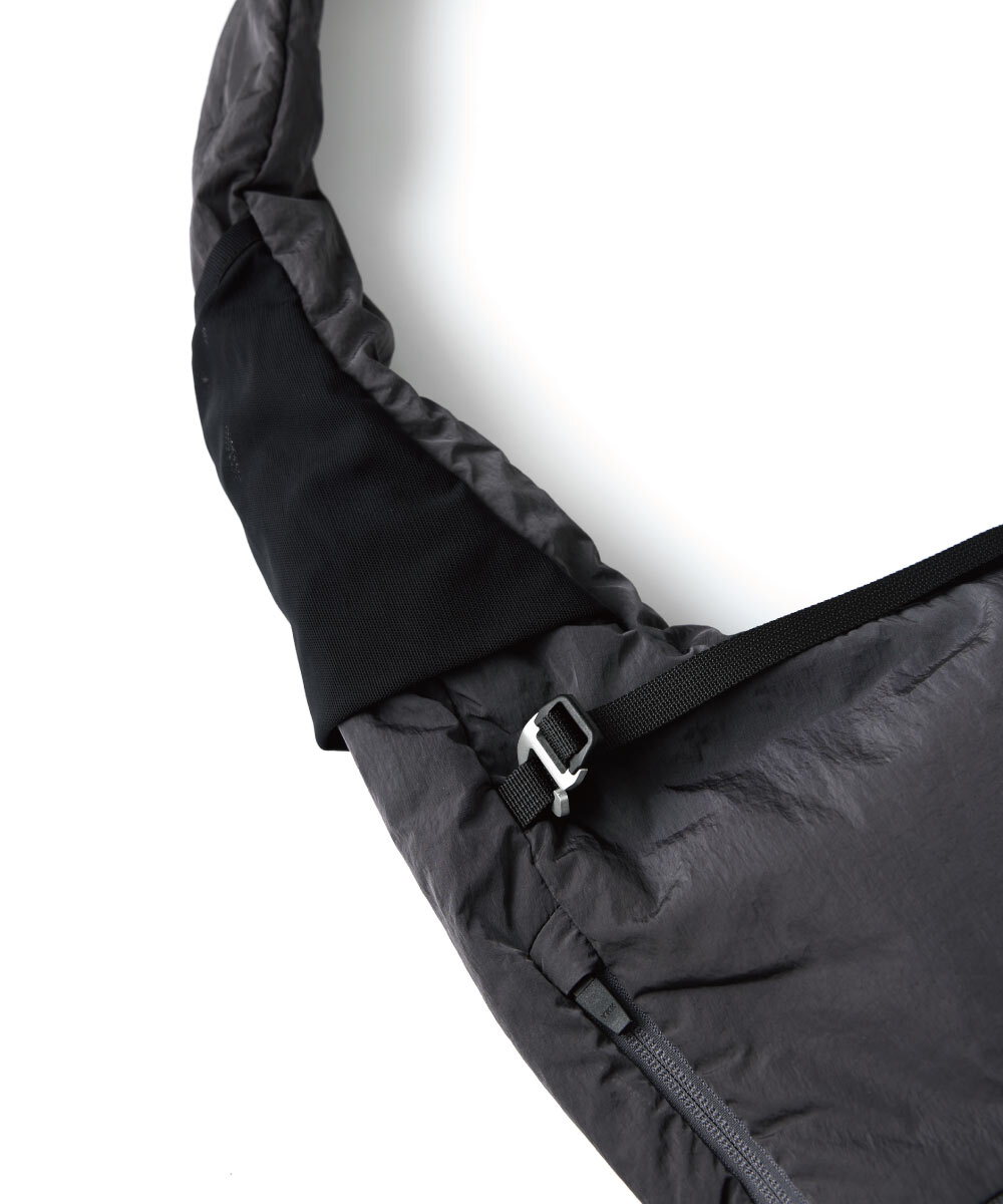 鋪棉斜背包 CROSSBODY BAG