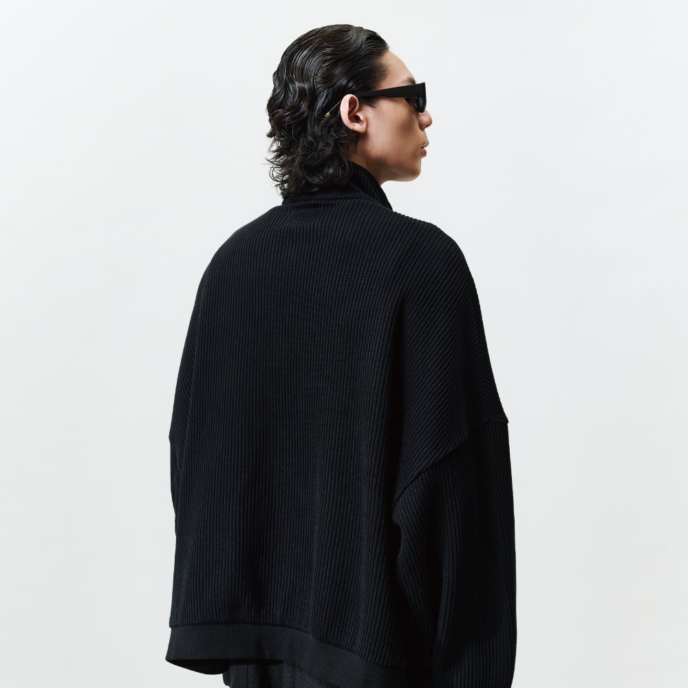 半開襟拉鍊上衣