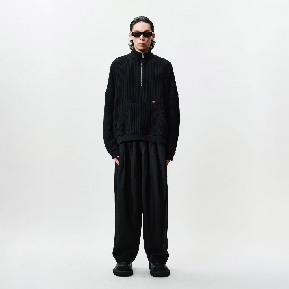 半開襟拉鍊上衣