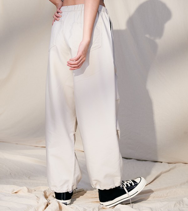 女款打摺束口寬褲