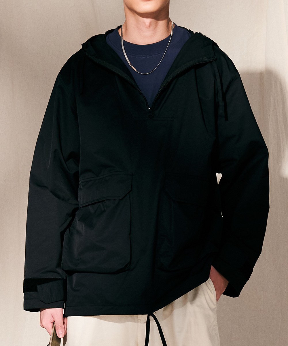 防潑水機能多口袋連帽套頭外套